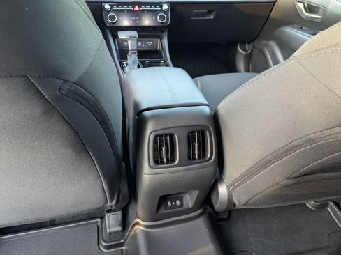 Used 2025 Hyundai Tucson SEL FWD image 31