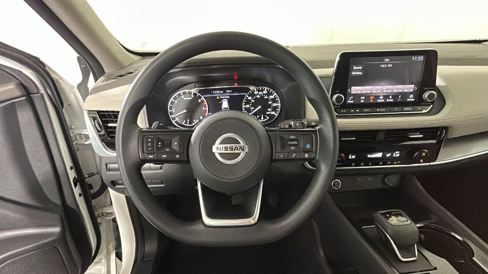 Used 2021 Nissan Rogue SV AWD/4WD image 18