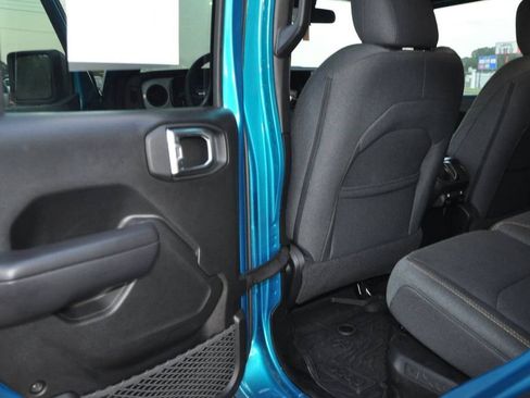 Used 2024 Jeep Wrangler Unlimited image 13