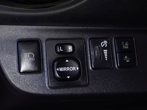 Used 2018 Toyota Prius C Three w/ Carpet Mat Package image 14