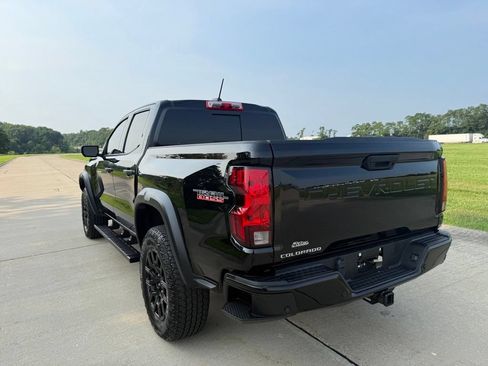 Used 2024 Chevrolet Colorado Trail Boss w/ Technology Package AWD/4WD image 5
