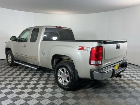 Used 2007 GMC Sierra 1500 SLT w/ Z71 Off-Road Package AWD/4WD image 6