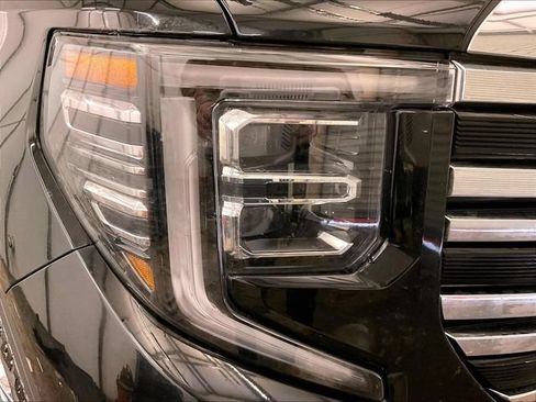 Used 2022 GMC Sierra 1500 SLT w/ SLT Premium Plus Package AWD/4WD image 27