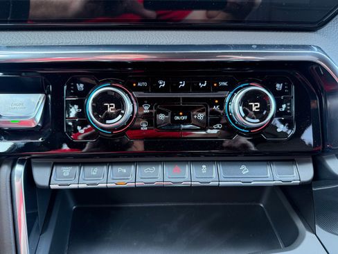 New 2025 GMC Sierra 2500 Denali w/ Denali Reserve Package image 27