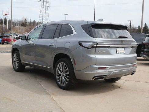 Used 2025 Buick Enclave Avenir image 5