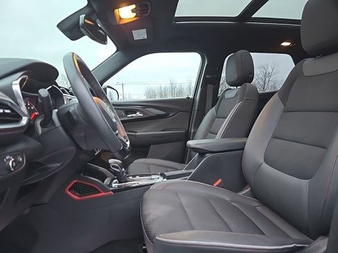 Used 2023 Chevrolet TrailBlazer RS w/ Sun and Liftgate Package image 13
