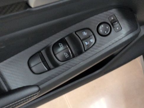 Used 2025 Nissan Altima 2.5 SV FWD image 13