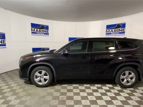 Used 2021 Toyota Highlander L image 7
