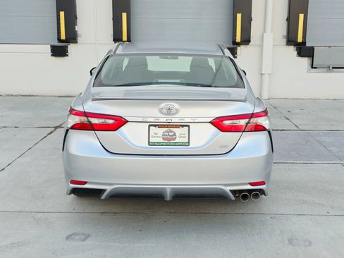 Used 2018 Toyota Camry SE FWD image 4