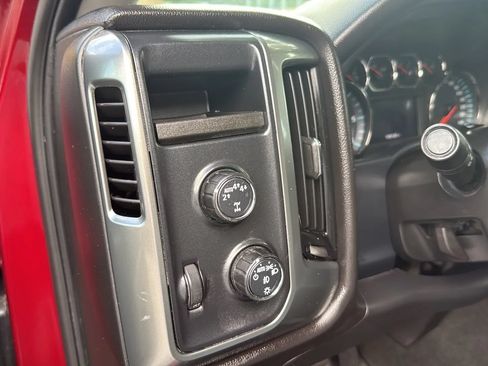Used 2018 Chevrolet Silverado 1500 LT w/ All Star Edition AWD/4WD image 31