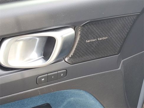 Certified 2023 Volvo C40 P8 Recharge Ultimate image 11