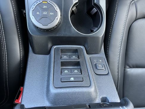 New 2025 Ford Bronco Outer Banks image 15