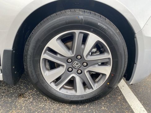 Used 2015 Honda Odyssey Touring image 9