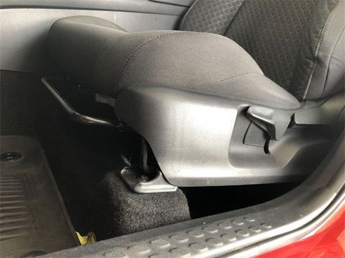 Used 2020 Toyota C-HR LE image 22