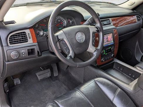 Used 2011 Chevrolet Tahoe LT image 9
