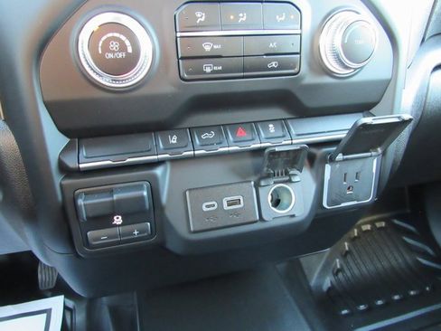 Used 2024 GMC Sierra 2500 Pro w/ Convenience Package image 18