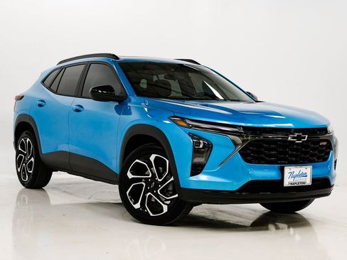 Used 2025 Chevrolet Trax RS w/ Sunroof Package image 6