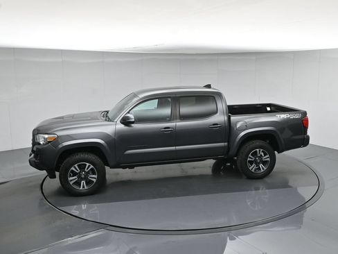Used 2019 Toyota Tacoma TRD Sport AWD/4WD image 44