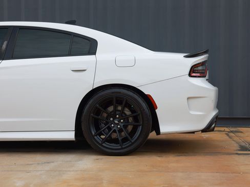 Used 2018 Dodge Charger R/T RWD image 30