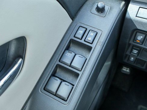 Certified 2025 Nissan Frontier SV image 16