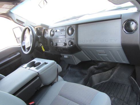 Used 2011 Ford F250 XL w/ Snow Plow Prep Pkg image 7
