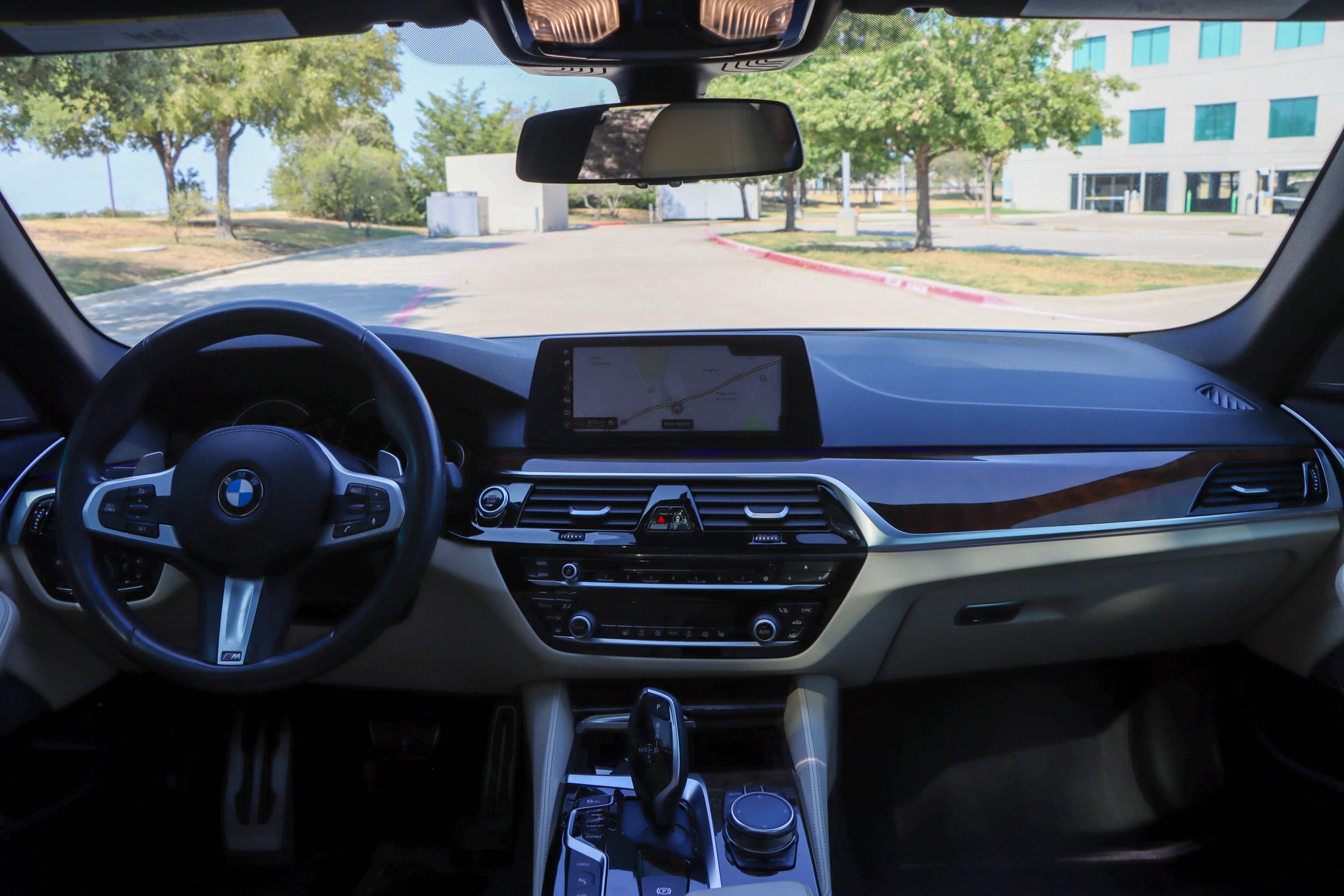 Used 2018 BMW 530e w/ M Sport Package 2 RWD image 26