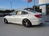 Used 2021 Honda Accord Touring image 2