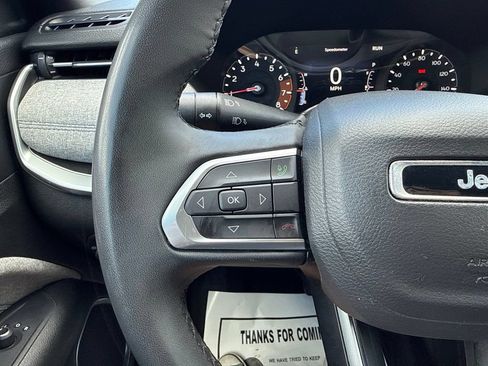 Used 2024 Jeep Compass Latitude AWD/4WD image 32