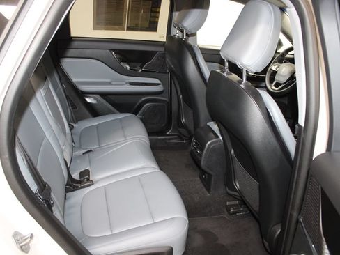 Used 2022 Lincoln Corsair FWD image 32