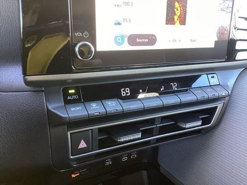 Used 2026 Toyota Camry SE image 15