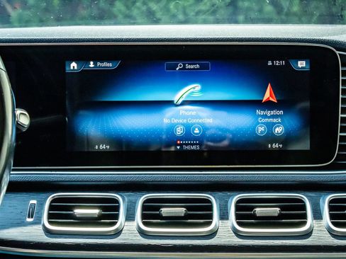 Used 2021 Mercedes-Benz GLE 350 4MATIC w/ AMG Line Exterior image 16