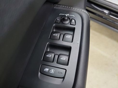 Used 2023 Volvo XC60 B5 Ultimate image 22