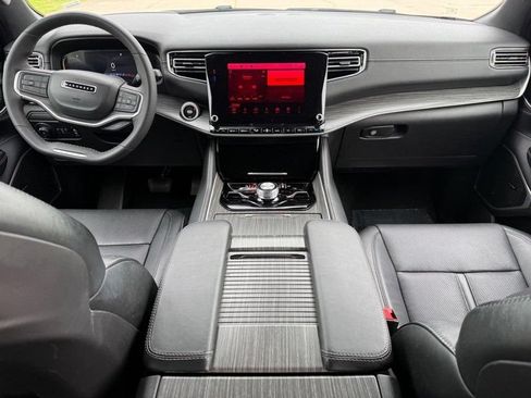 Used 2024 Jeep Wagoneer Series III AWD/4WD image 13