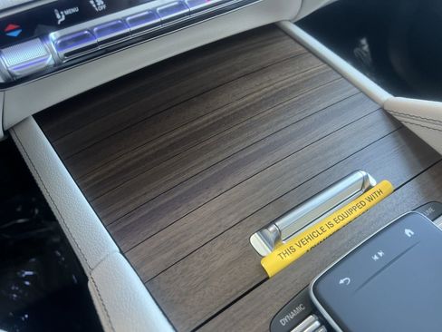 Certified 2025 Mercedes-Benz GLE 450e 4MATIC image 38