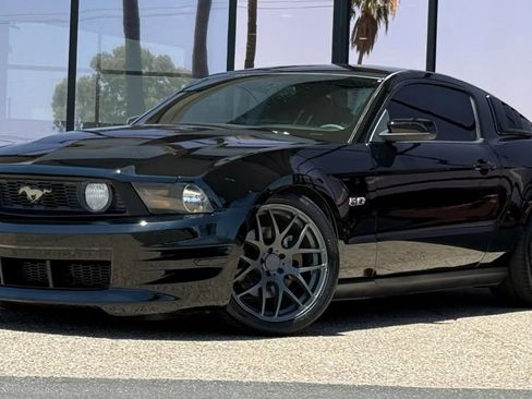 Used 2012 Ford Mustang GT RWD image 2