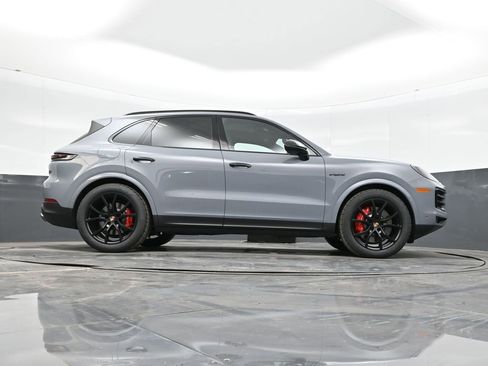 New 2026 Porsche Cayenne S image 39