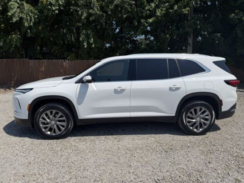 Used 2026 Buick Enclave Preferred AWD/4WD image 2