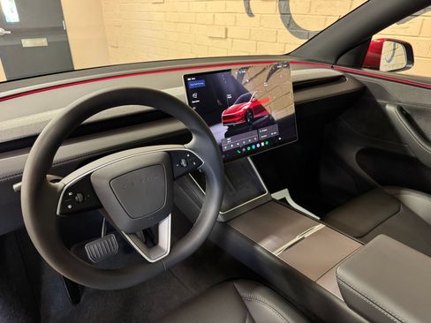 Used 2026 Tesla Model Y Long Range AWD/4WD image 15