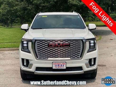Used 2024 GMC Yukon XL Denali AWD/4WD image 2