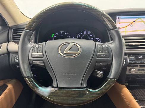 Used 2017 Lexus LS 460 w/ Comfort Package RWD image 26
