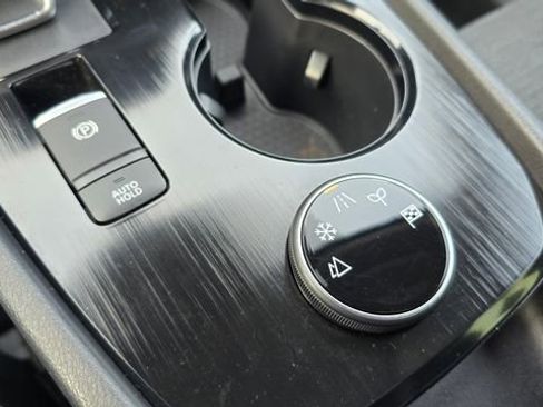 Used 2023 Nissan Rogue SV image 20