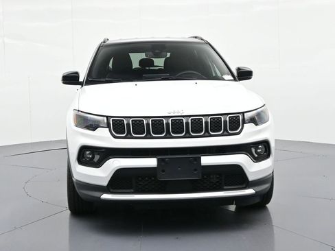 Used 2023 Jeep Compass Limited AWD/4WD image 3