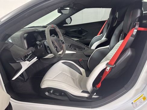 Used 2023 Chevrolet Corvette Stingray Premium Conv w/ Z51 Performance Package image 10