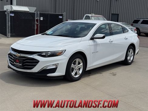 Used 2024 Chevrolet Malibu LS w/ Driver Confidence Package FWD image 1