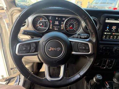 Used 2020 Jeep Wrangler Unlimited Sahara AWD/4WD image 22