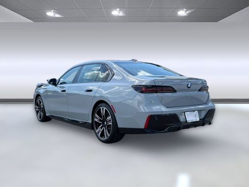 New 2026 BMW 750e xDrive AWD/4WD image 3