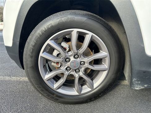 Used 2024 GMC Terrain SLT image 27