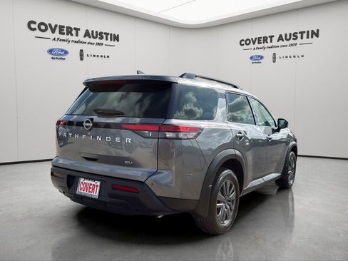 Used 2024 Nissan Pathfinder SV FWD image 5