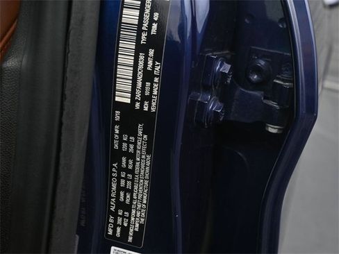 Used 2019 Alfa Romeo Giulia image 17