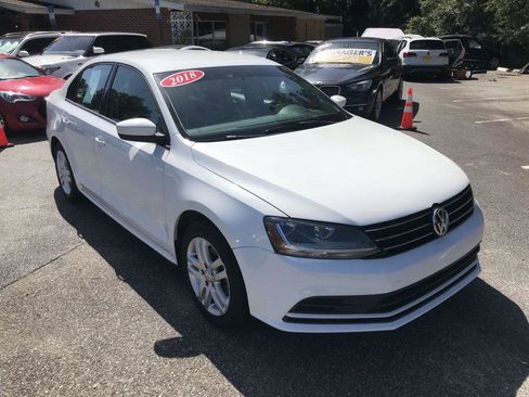 Used 2018 Volkswagen Jetta S image 3